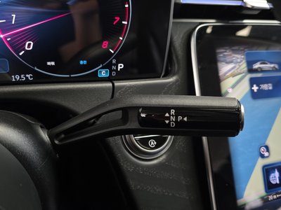 MERCEDES-BENZ E-CLASS - 9