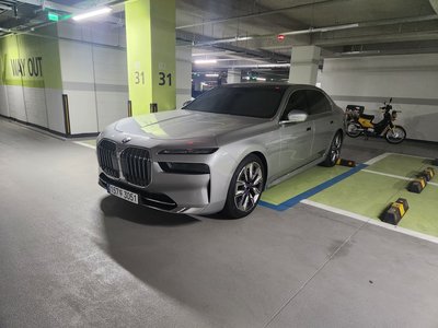 BMW 7 SERIES - 2