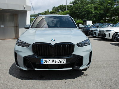 2025 BMW X5 photo 2