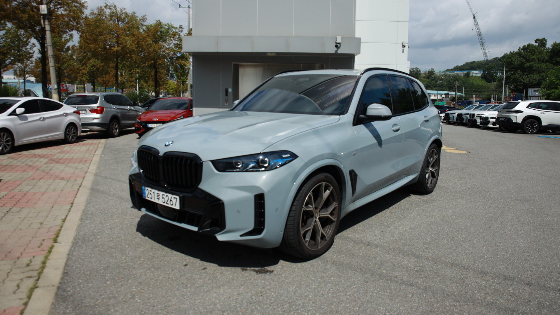 2025 BMW X5 photo 1