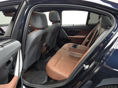 صورة مصغرة 12 لـ 2025 BMW 5 SERIES