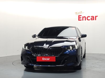 2025 BMW 5 SERIES photo 2