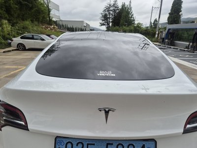 TESLA MODEL Y - 6