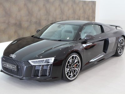 AUDI R8 - 8