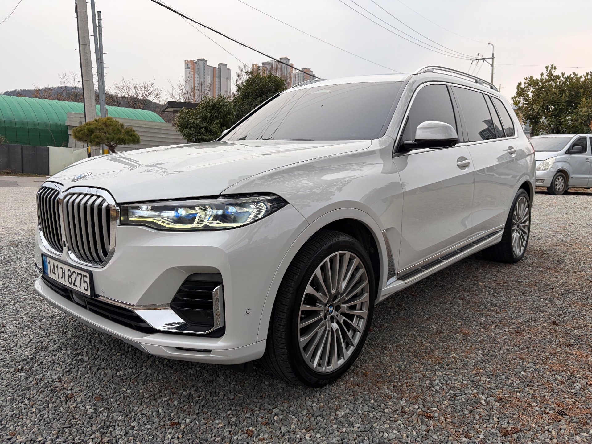 BMW X7 - View 1