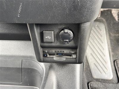 TOYOTA GRAND ACE - 8