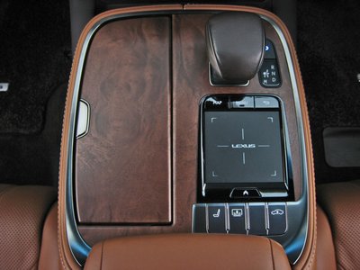 صورة مصغرة 32 لـ 2018 Lexus LS