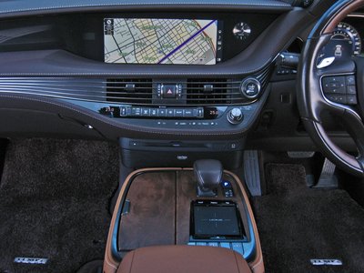 صورة مصغرة 28 لـ 2018 Lexus LS