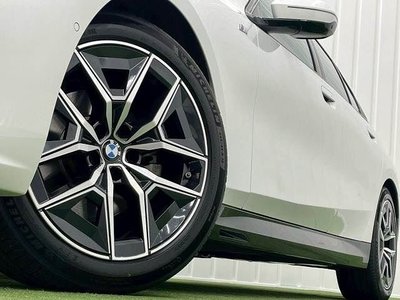 2024 BMW 5 SERIES SEDAN 缩略图 19