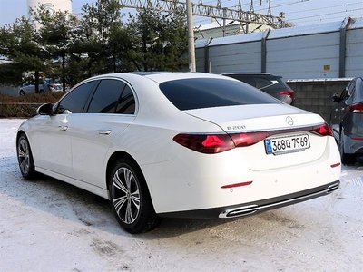 MERCEDES-BENZ E-CLASS - 2