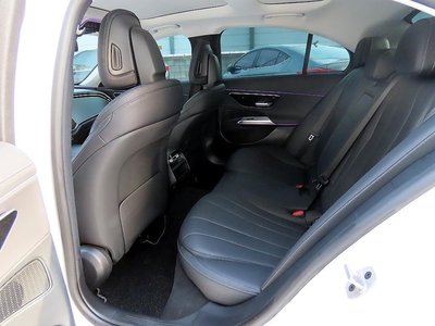 MERCEDES-BENZ E-CLASS - 7