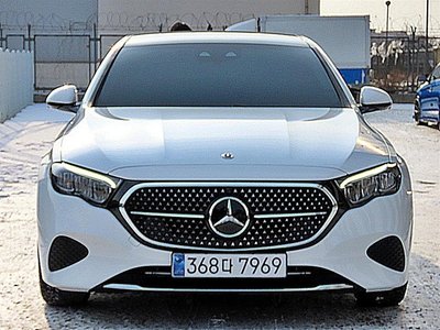 MERCEDES-BENZ E-CLASS - 1