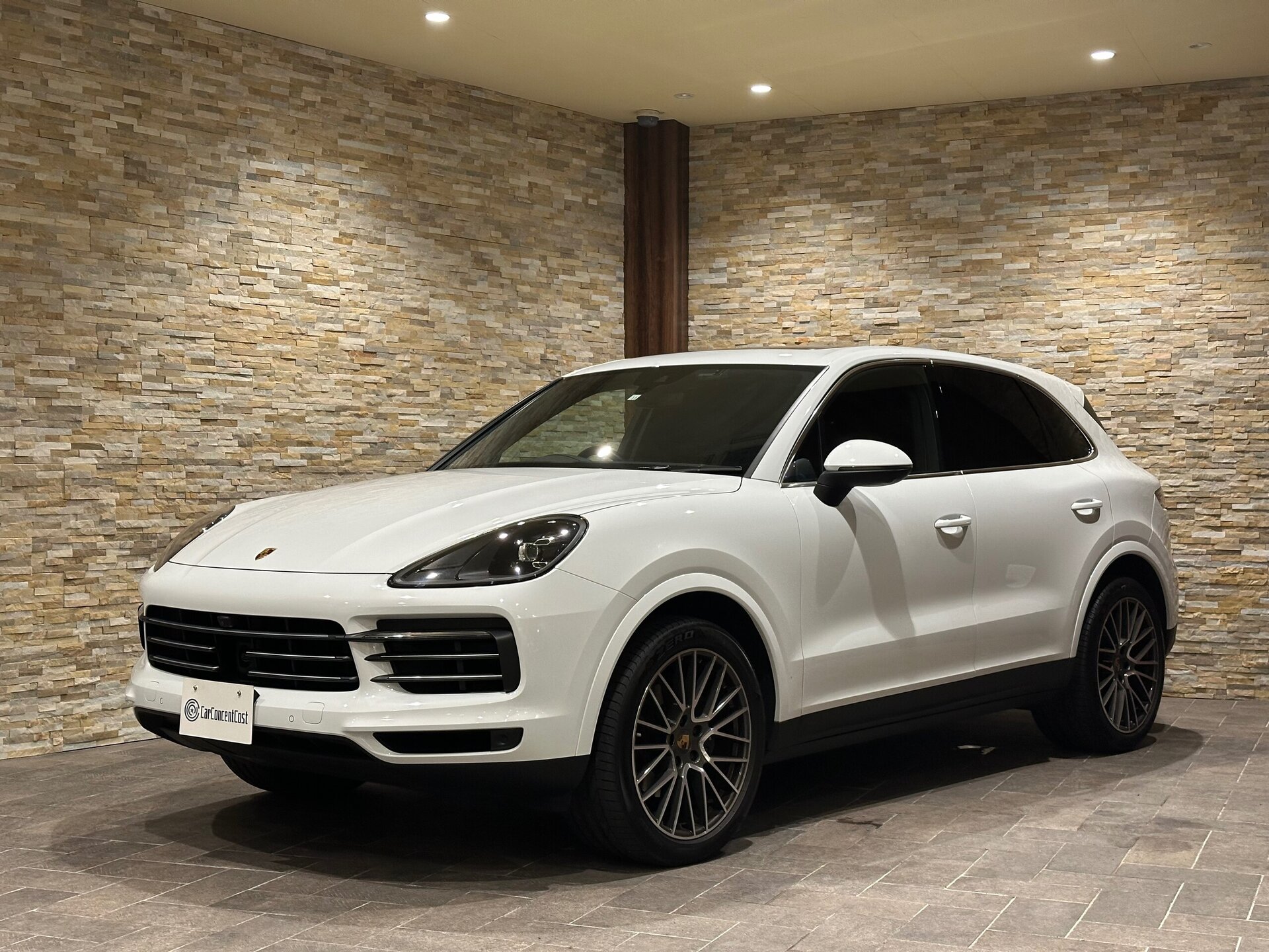 PORSCHE CAYENNE - View 1