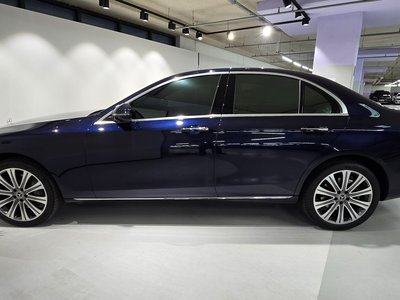 MERCEDES-BENZ E-CLASS - 8