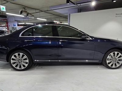 MERCEDES-BENZ E-CLASS - 9