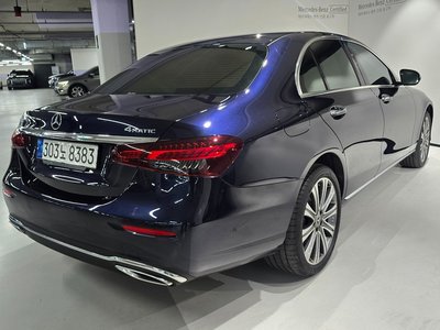 MERCEDES-BENZ E-CLASS - 3