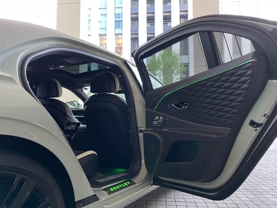 BENTLEY FLYING SPUR - 9