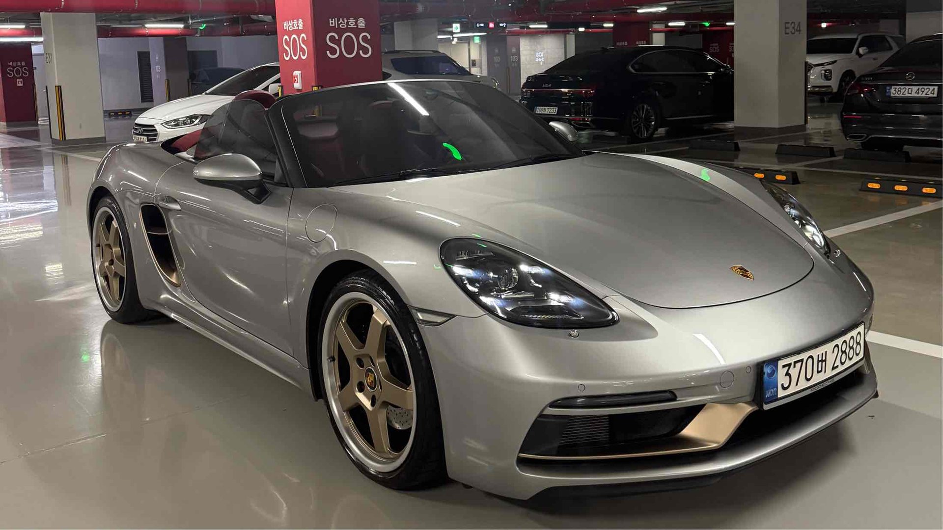 PORSCHE 718 BOXSTER - View 1