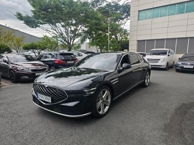 2022 Genesis G90 photo 3