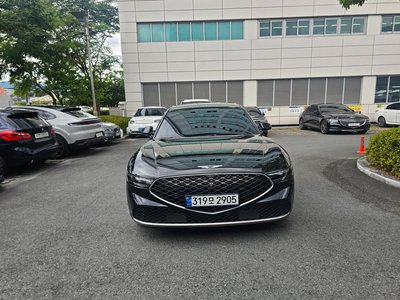 2022 Genesis G90 photo 5