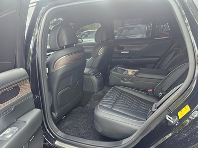 2022 Genesis G90 photo 8