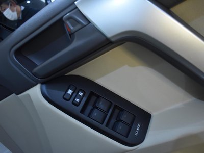 صورة مصغرة 36 لـ 2022 Toyota LAND CRUISER PRADO