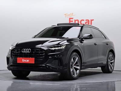 AUDI Q8 - 1