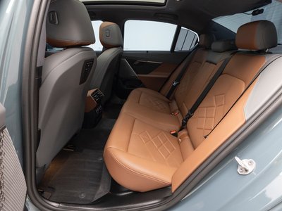 صورة مصغرة 11 لـ 2025 BMW 5 SERIES