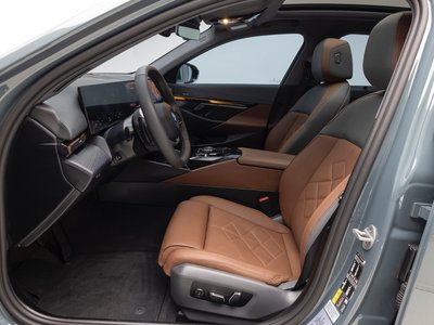 2025 BMW 5 SERIES 照片 10