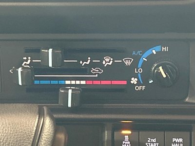 2024 Toyota LAND CRUISER 70 — миниатюра 44