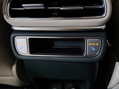 2025 Genesis GV80 thumbnail 16