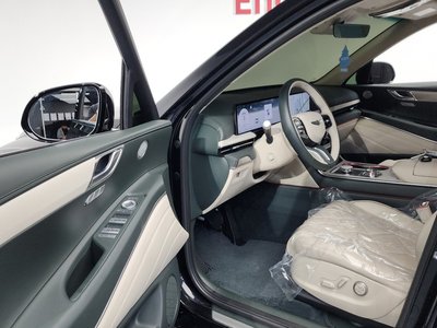 2025 Genesis GV80 photo 10