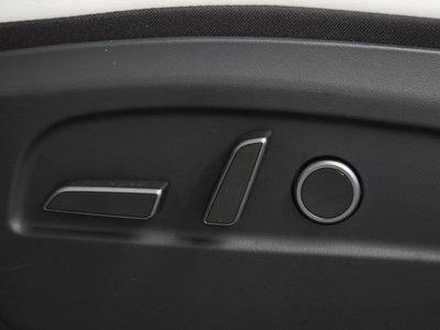 2025 Tesla MODEL Y — миниатюра 27