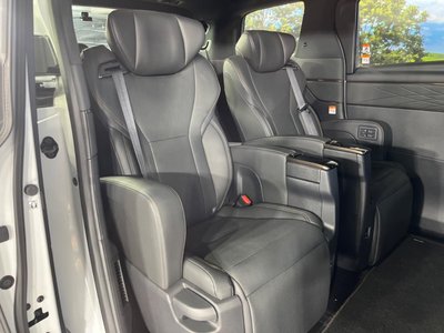 2024 Toyota ALPHARD photo 10