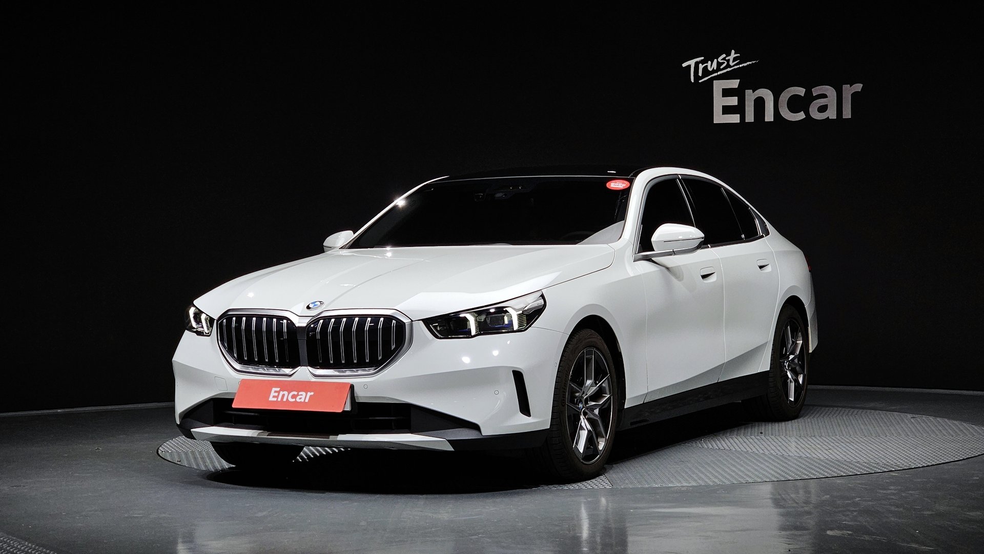 BMW 5 SERIES - View 1