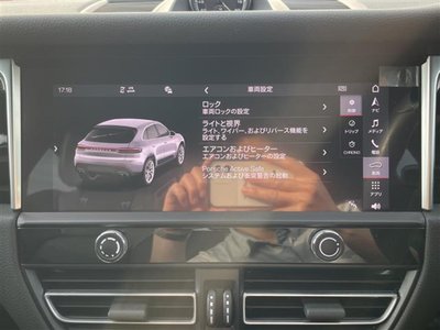 PORSCHE MACAN - 9