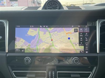 PORSCHE MACAN - 8