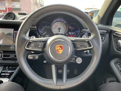 PORSCHE MACAN - 5