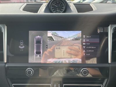 PORSCHE MACAN - 3