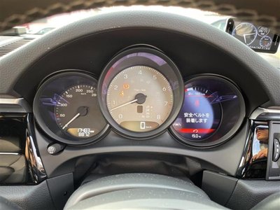 PORSCHE MACAN - 6