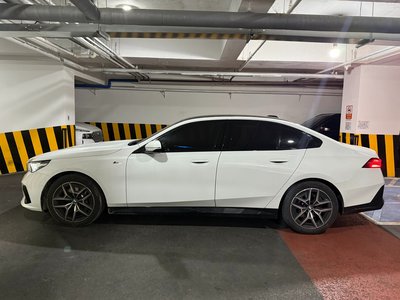 BMW 5 SERIES - 2