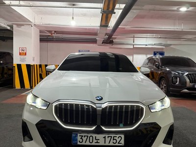 BMW 5 SERIES - 1