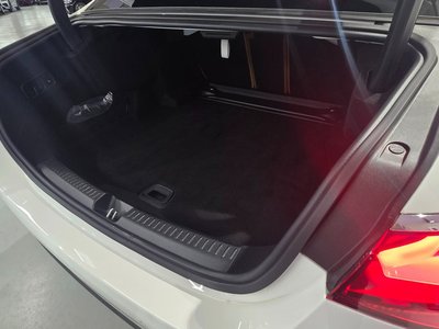 MERCEDES-BENZ E-CLASS - 10