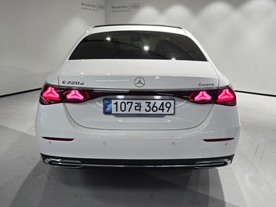 MERCEDES-BENZ E-CLASS - 4