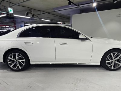 MERCEDES-BENZ E-CLASS - 9