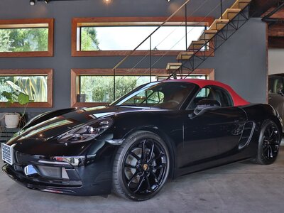 PORSCHE 718 BOXSTER