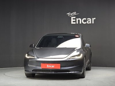 TESLA MODEL 3 - 2