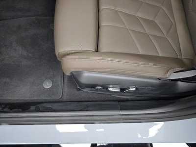 2025 BMW 5 SERIES 缩略图 30