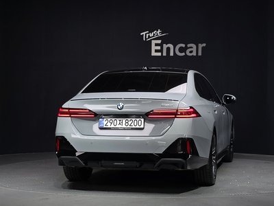2025 BMW 5 SERIES 照片 4
