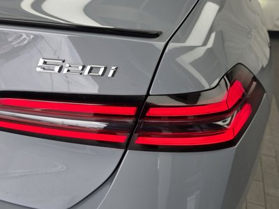 2025 BMW 5 SERIES 照片 9